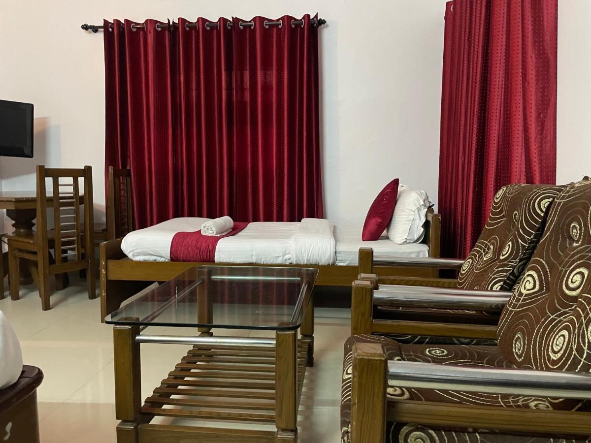 Hotel Caveri Madikeri Ngoại thất bức ảnh