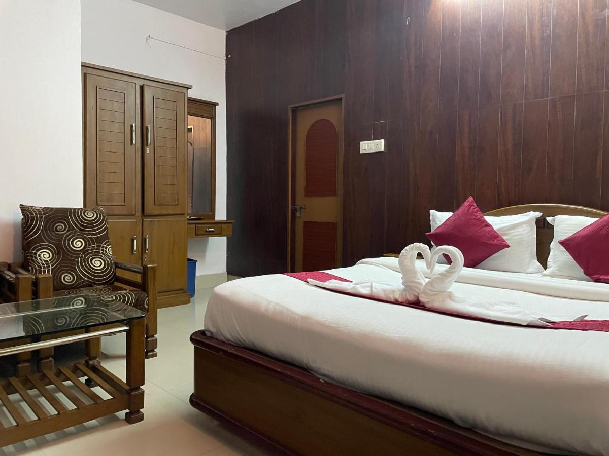 Hotel Caveri Madikeri Ngoại thất bức ảnh