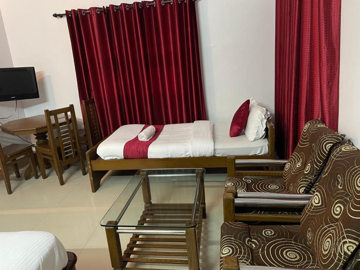 Hotel Caveri Madikeri Ngoại thất bức ảnh