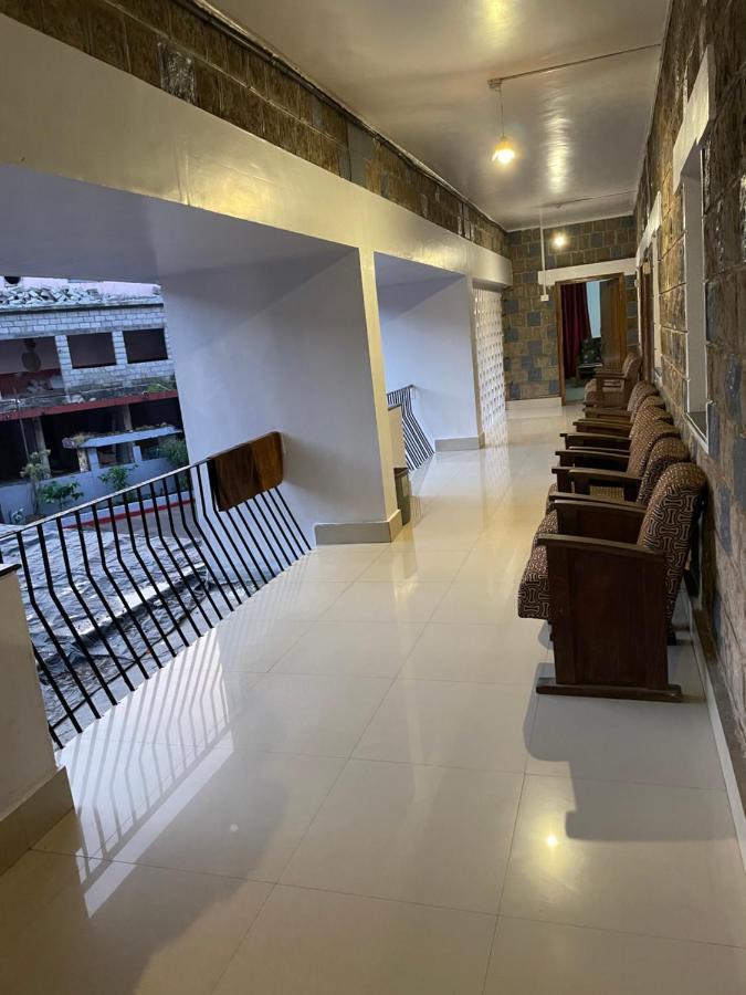 Hotel Caveri Madikeri Ngoại thất bức ảnh